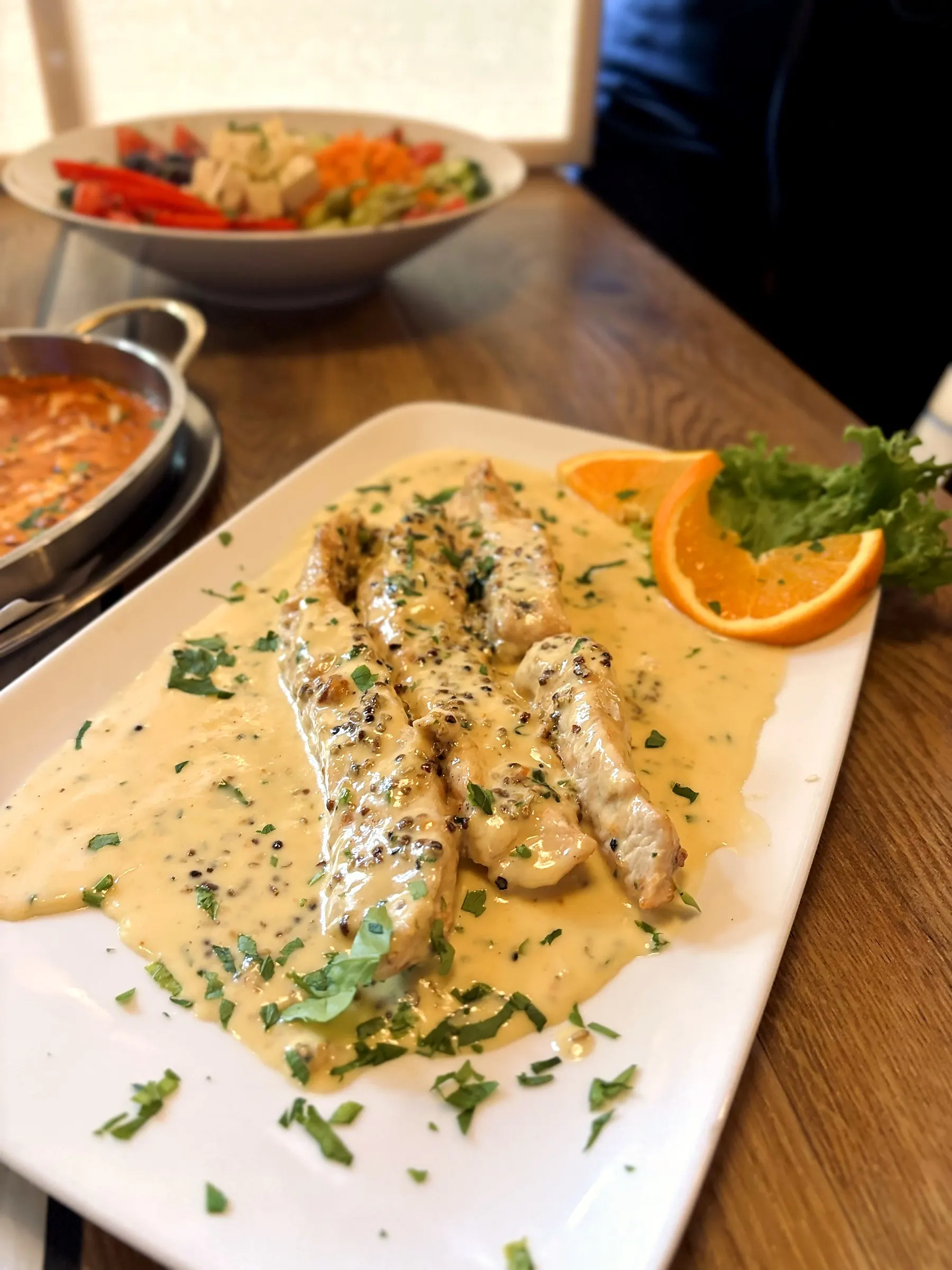 Putenbrust in Pfeffer-Sahnesauce
